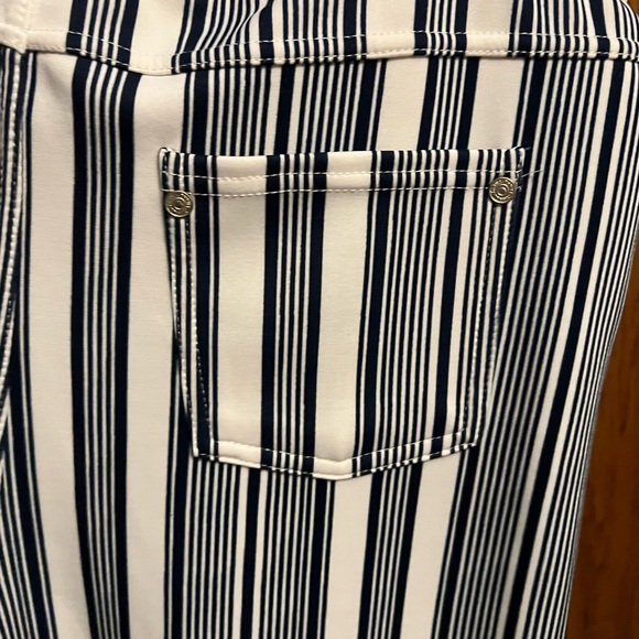 NWOT Thrill stretch capris size 2X (24C23) - Picture 7 of 7